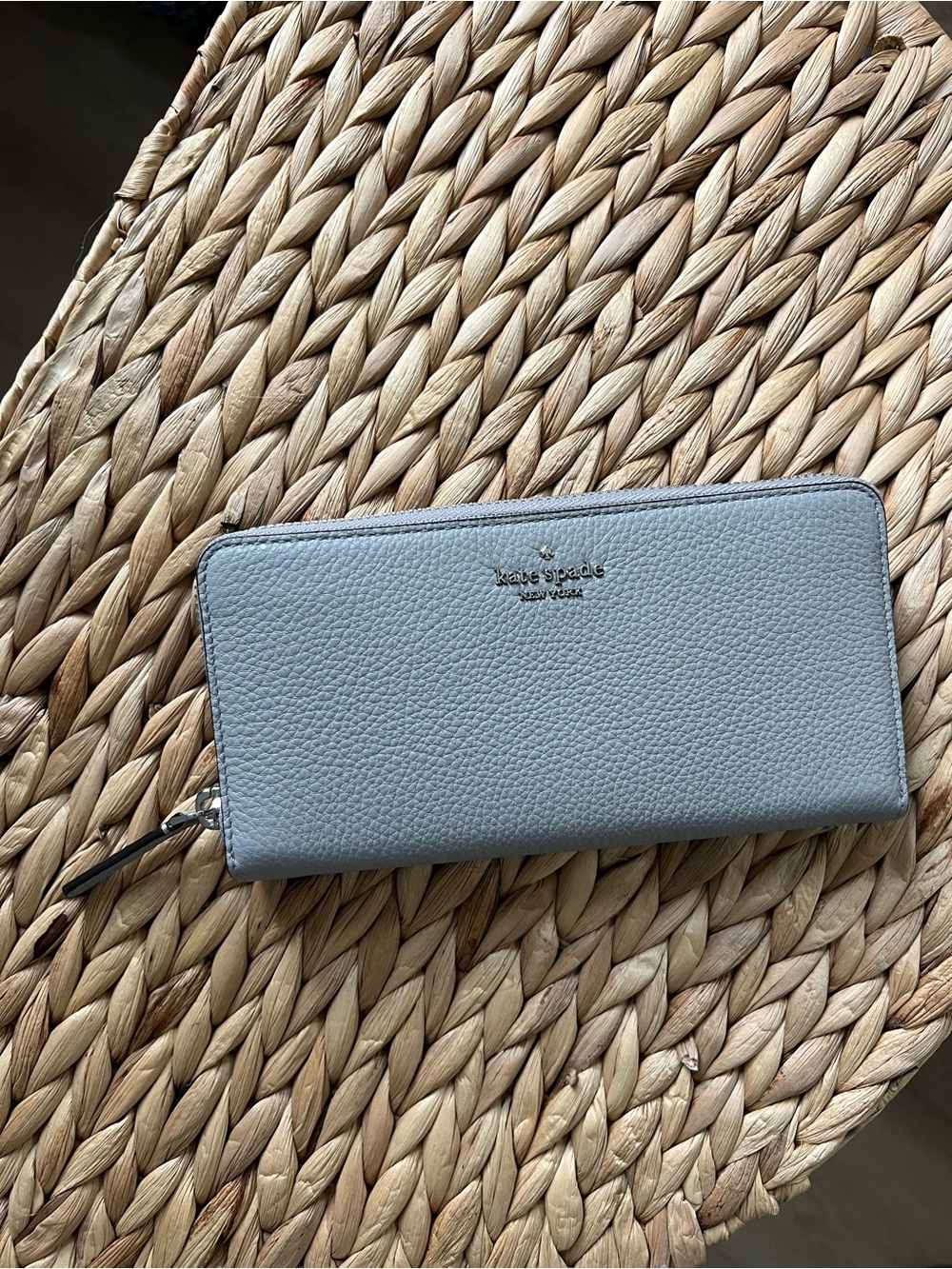 kate spade Pebbled Zip-Around Wallet in Light Gray